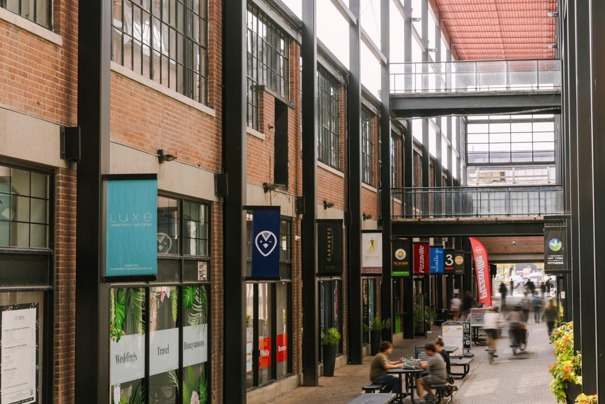 Sonder At The Liberty Hotel Toronto Exterior foto