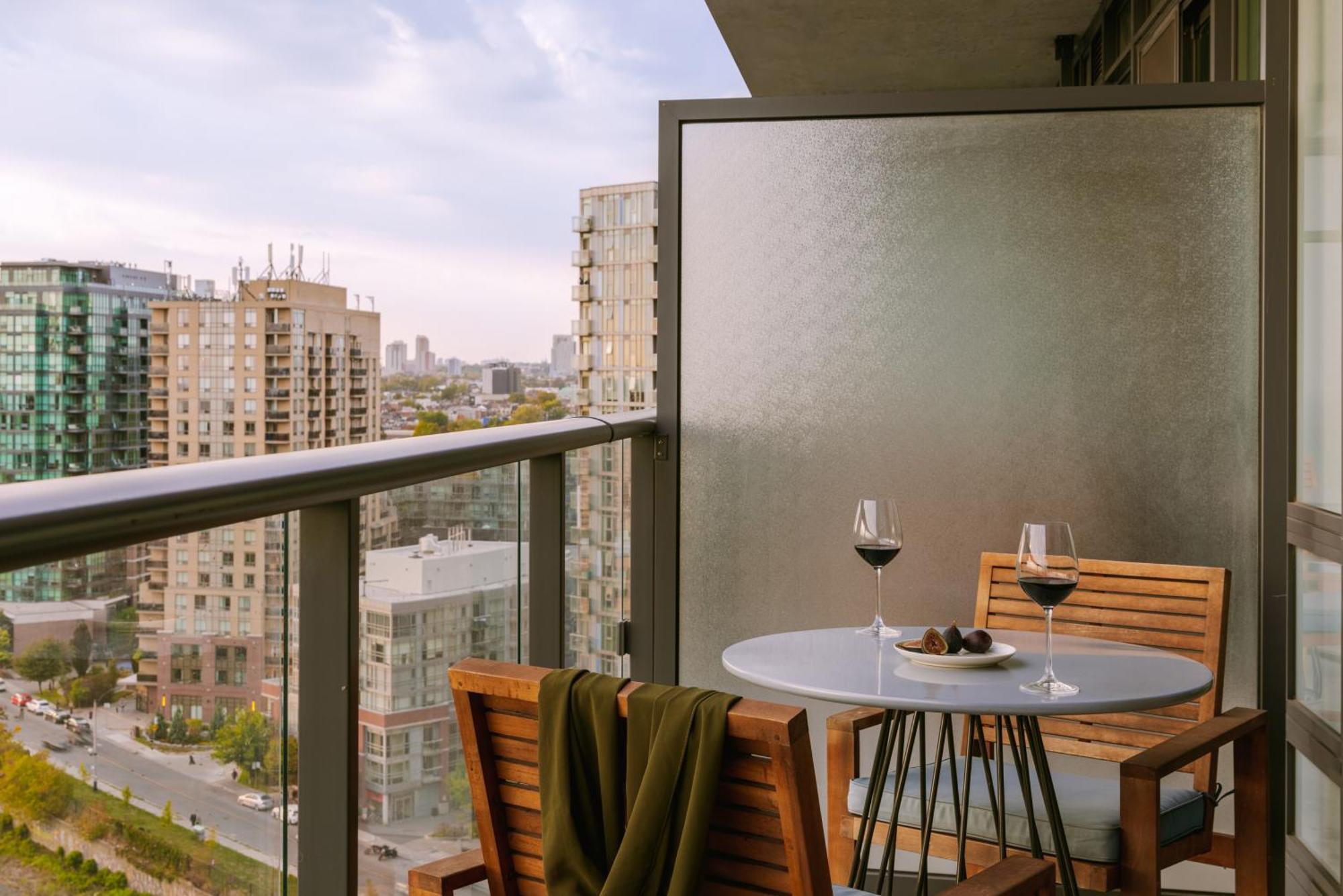 Sonder At The Liberty Hotel Toronto Exterior foto